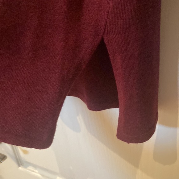 Dress Barn Sz petite XS Burg gold studded long sleeve crew neck sweater - Picture 5 of 6